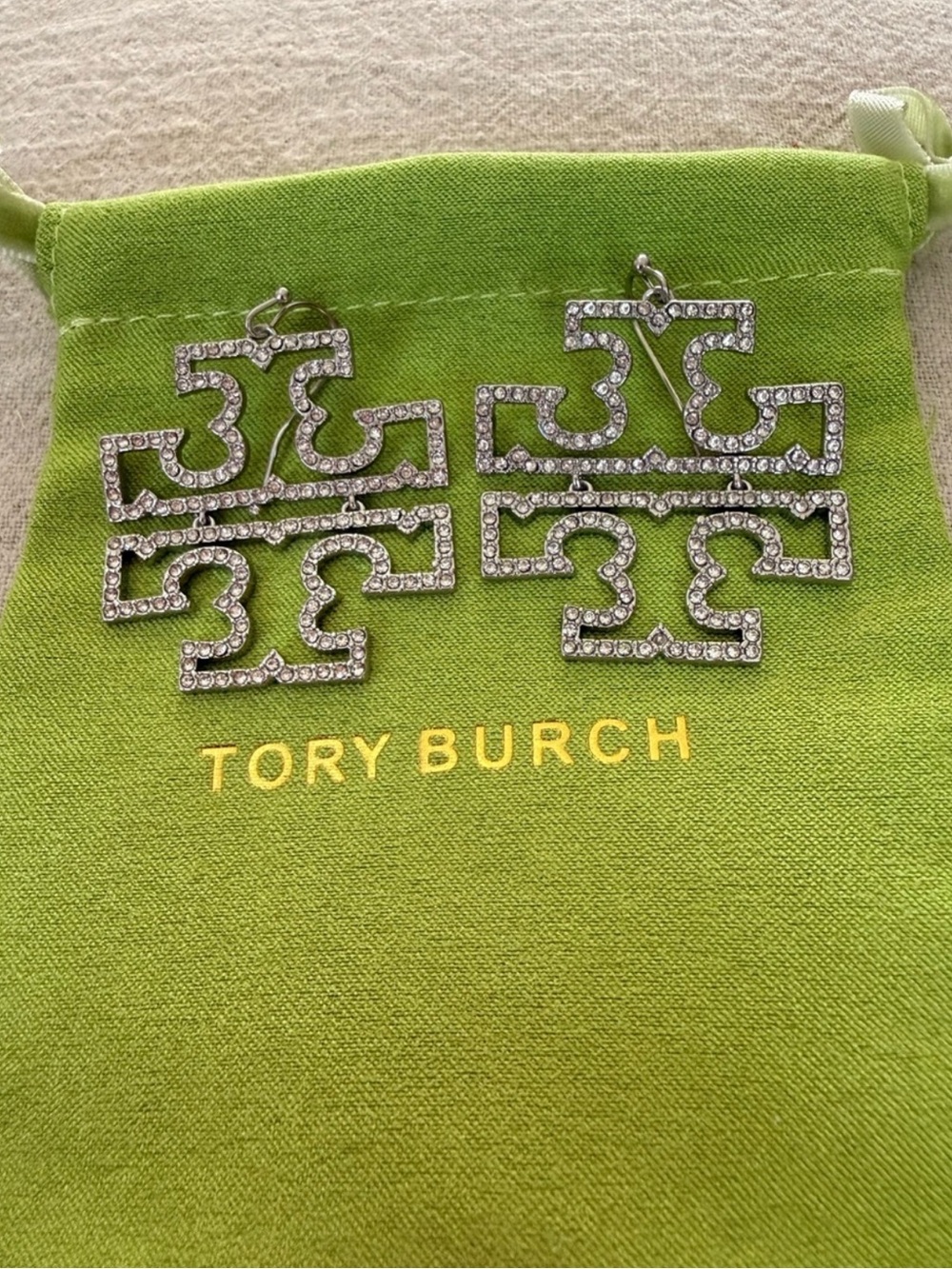 TORY BURCH • Silver Britten Crystal Logo Drop Earrings NEW $179 - Picture 3 of 3